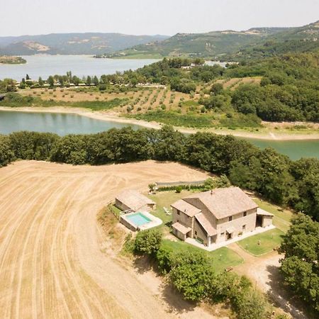 Casale Al Lago Con Piscina E Sauna Corbara  Exteriör bild