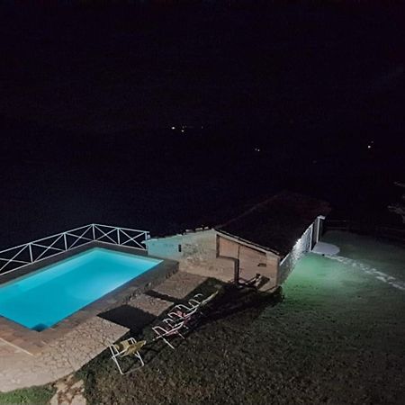 Casale Al Lago Con Piscina E Sauna Corbara  Exteriör bild