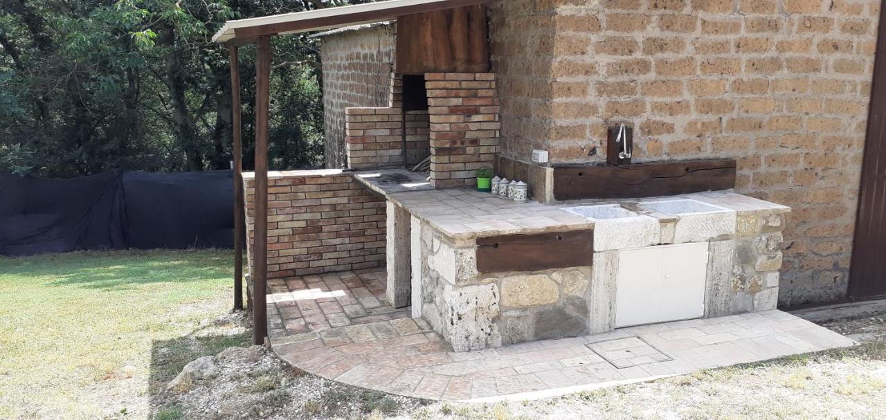 Casale Al Lago Con Piscina E Sauna Corbara  Exteriör bild
